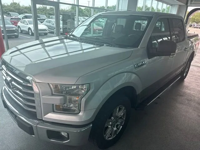 Used 2015 Ingot Silver Meta Ford XL image 3