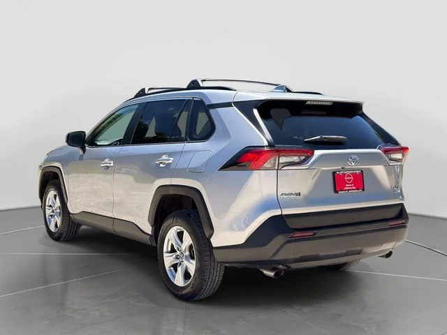 Used 2020 Silver Toyota XLE image 6