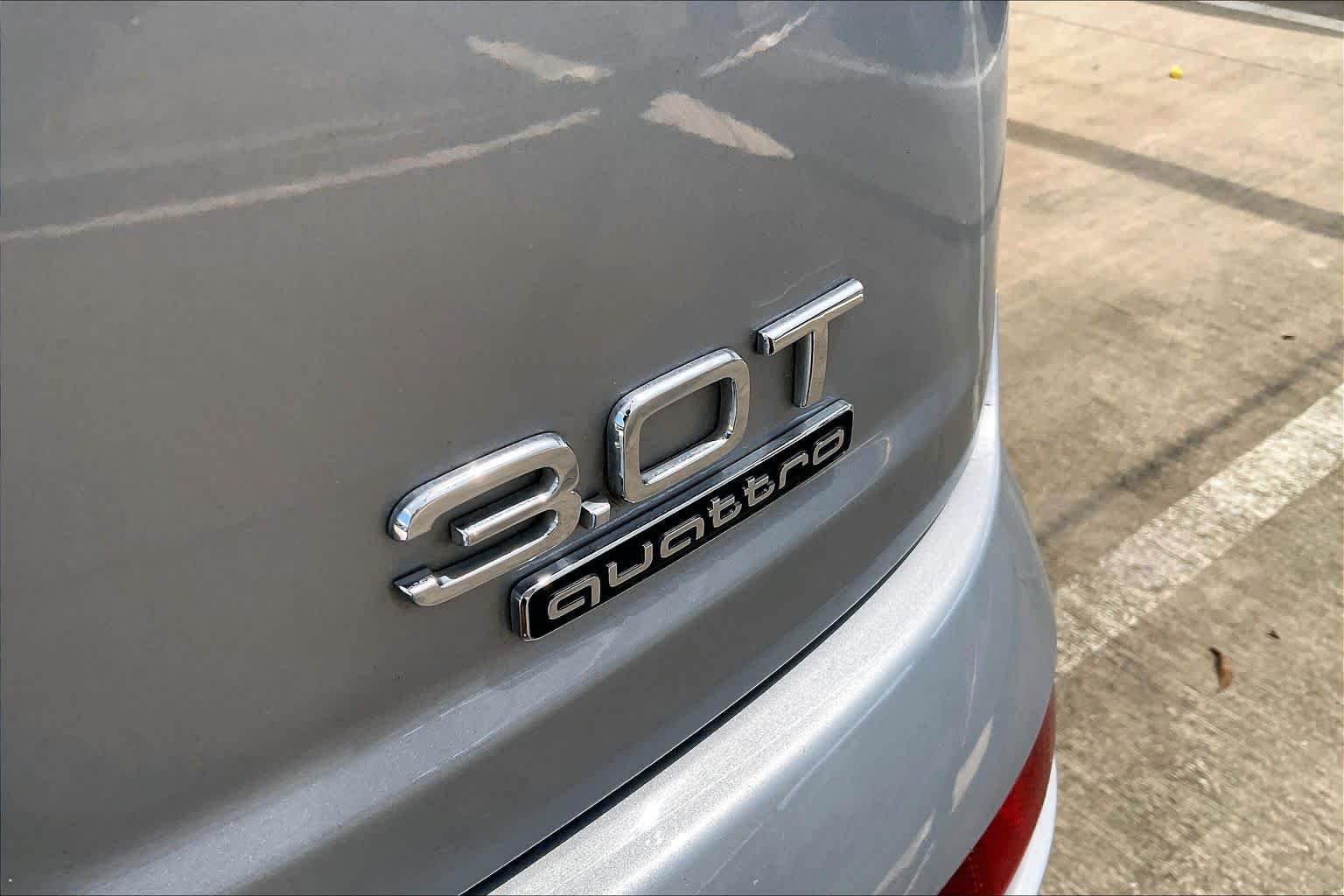 Used 2018 Florett Silver Metallic Audi Premium Plus image 10