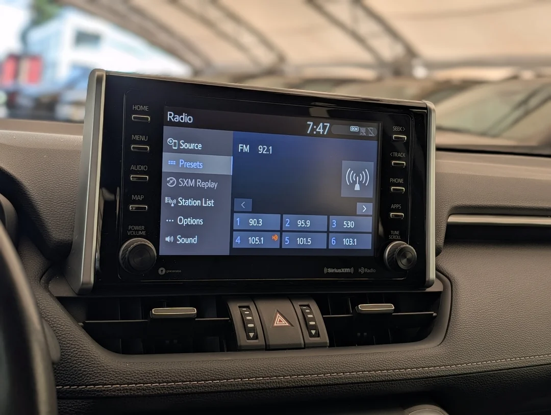Certified Used 2019  Toyota XLE - - AWD - Leather - Sunroof - Power Liftgate - CarPlay - Safety Sense 2.0 & More! image 23