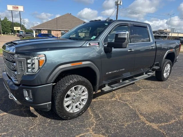 2020 GMC Sierra 4WD Crew Cab Standard Box Denali's photo
