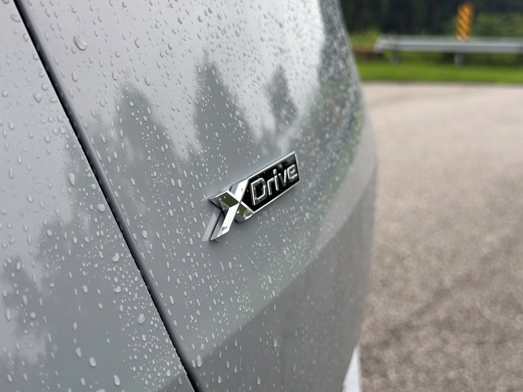 New 2027 Cape York Green Metallic BMW xDrive28i image 14