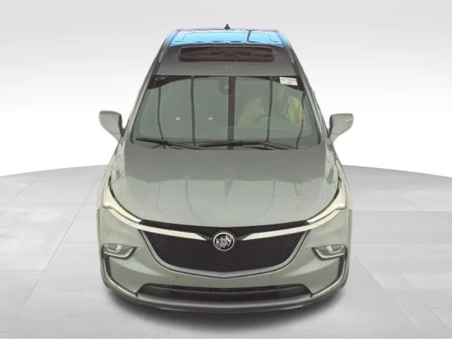 Used 2023  Buick Essence image 4