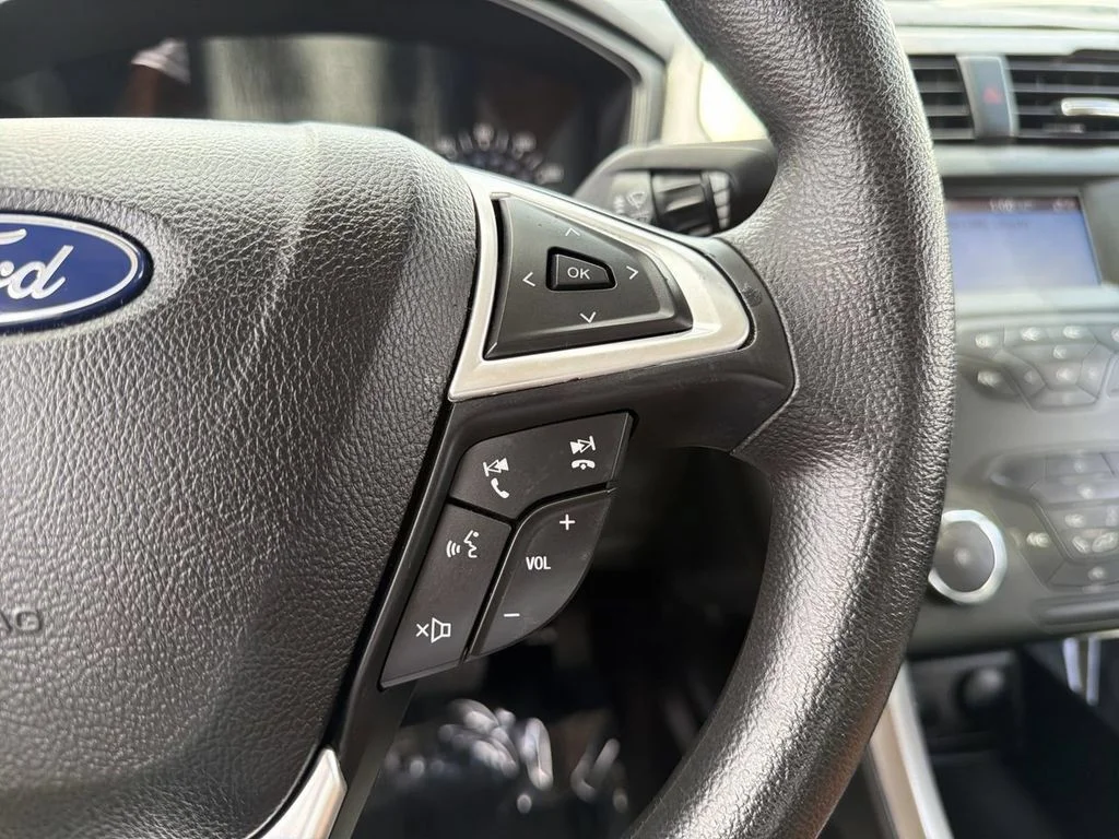 Used 2020 White Ford S image 27