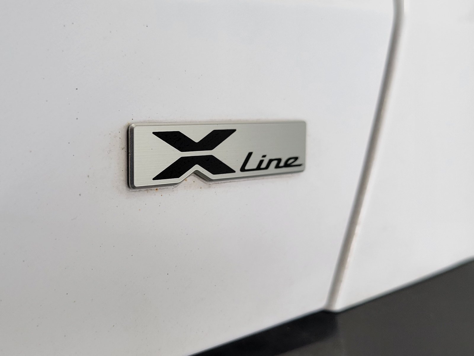Used 2023 White Kia X-Line EX image 31
