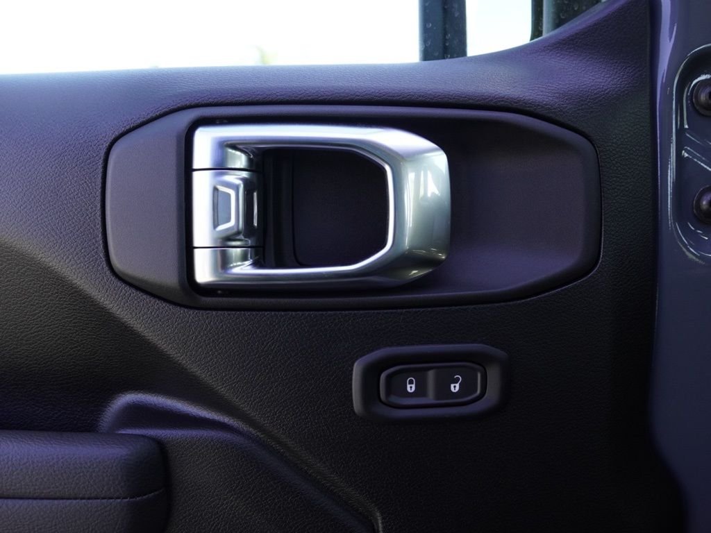 New 2026 Anvil Clear-Coat Exterior Paint Jeep Sport image 10