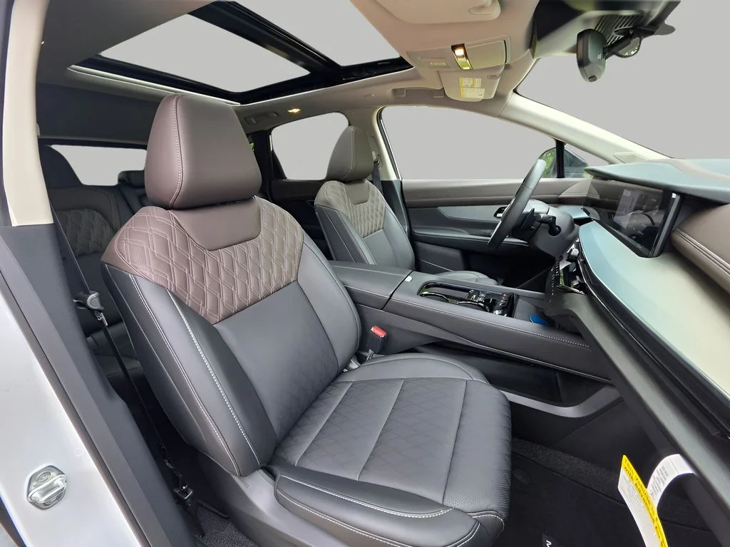 Used 2026 Everest White Pearl Tricoat Nissan Platinum image 12