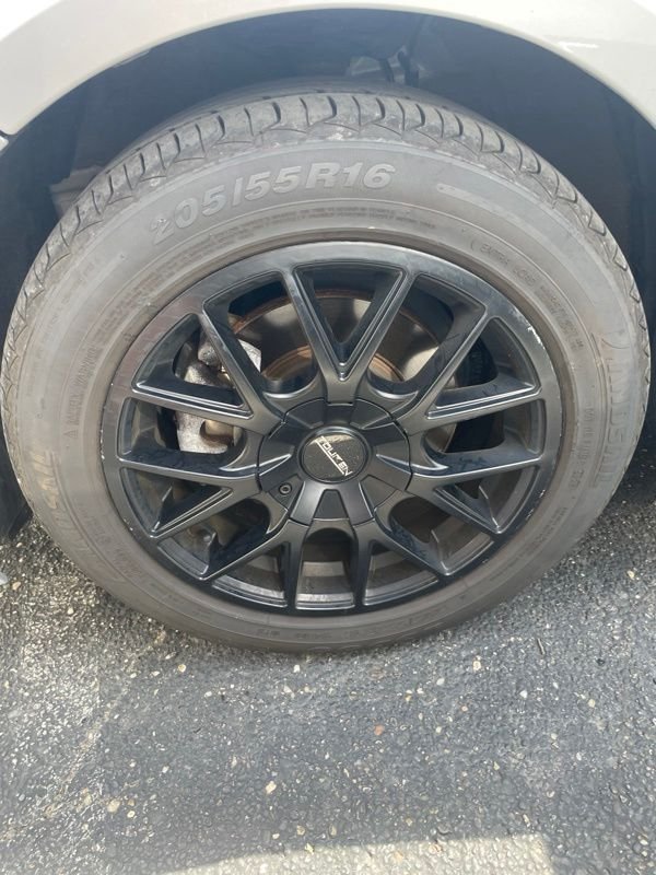Used 2020 Silver Toyota LE image 7