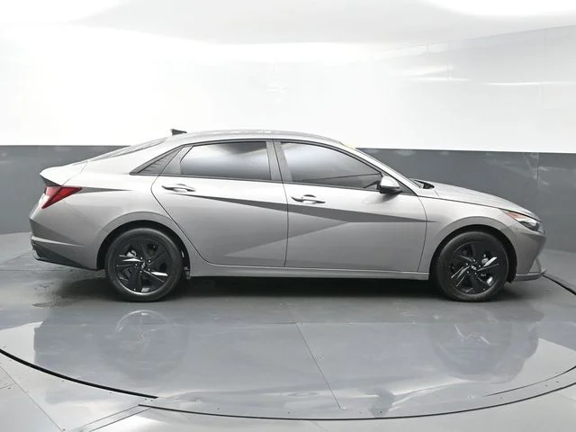Used 2023 Silver Hyundai SEL image 8
