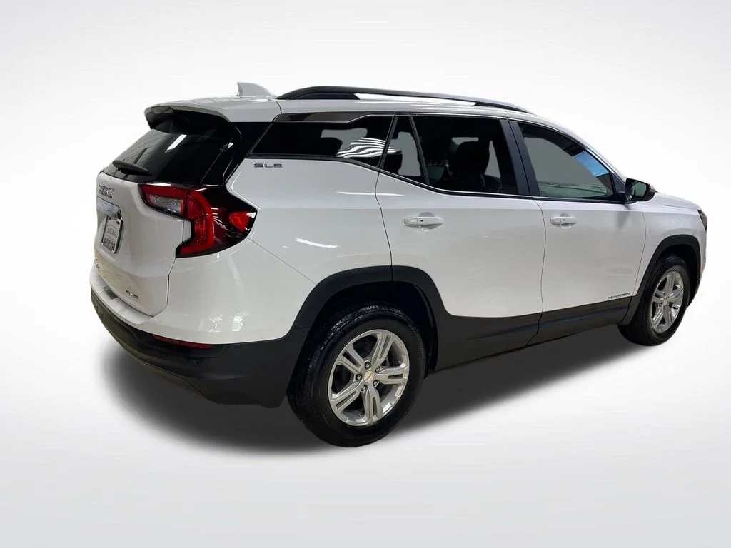 Used 2024 White GMC SLE image 5