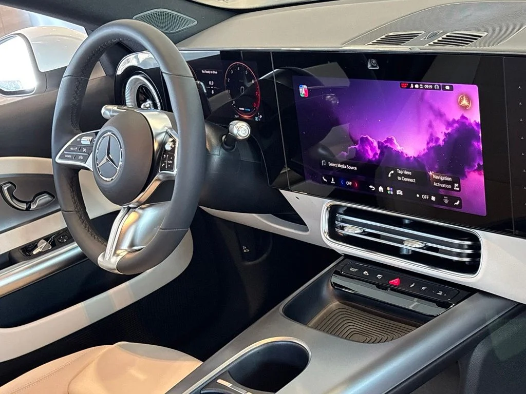 Used 2027 White Mercedes-Benz 220 Hybrid image 22