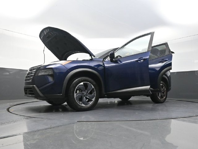 Used 2024 Blue Nissan SV image 31
