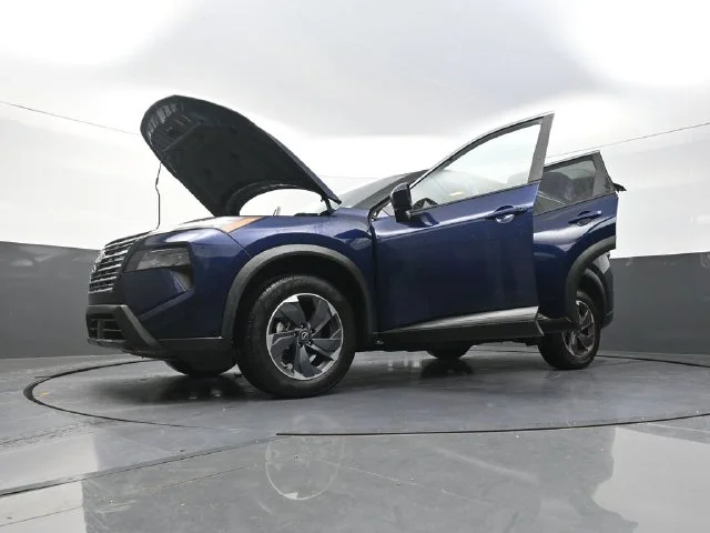 Used 2024 Blue Nissan SV image 31