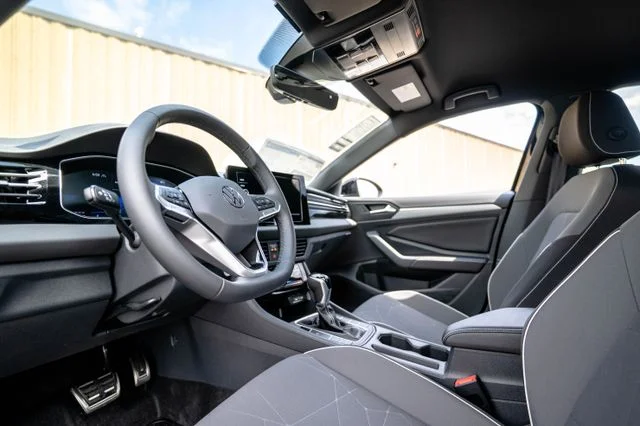 New 2026 Black Volkswagen 1.5T Sport image 4