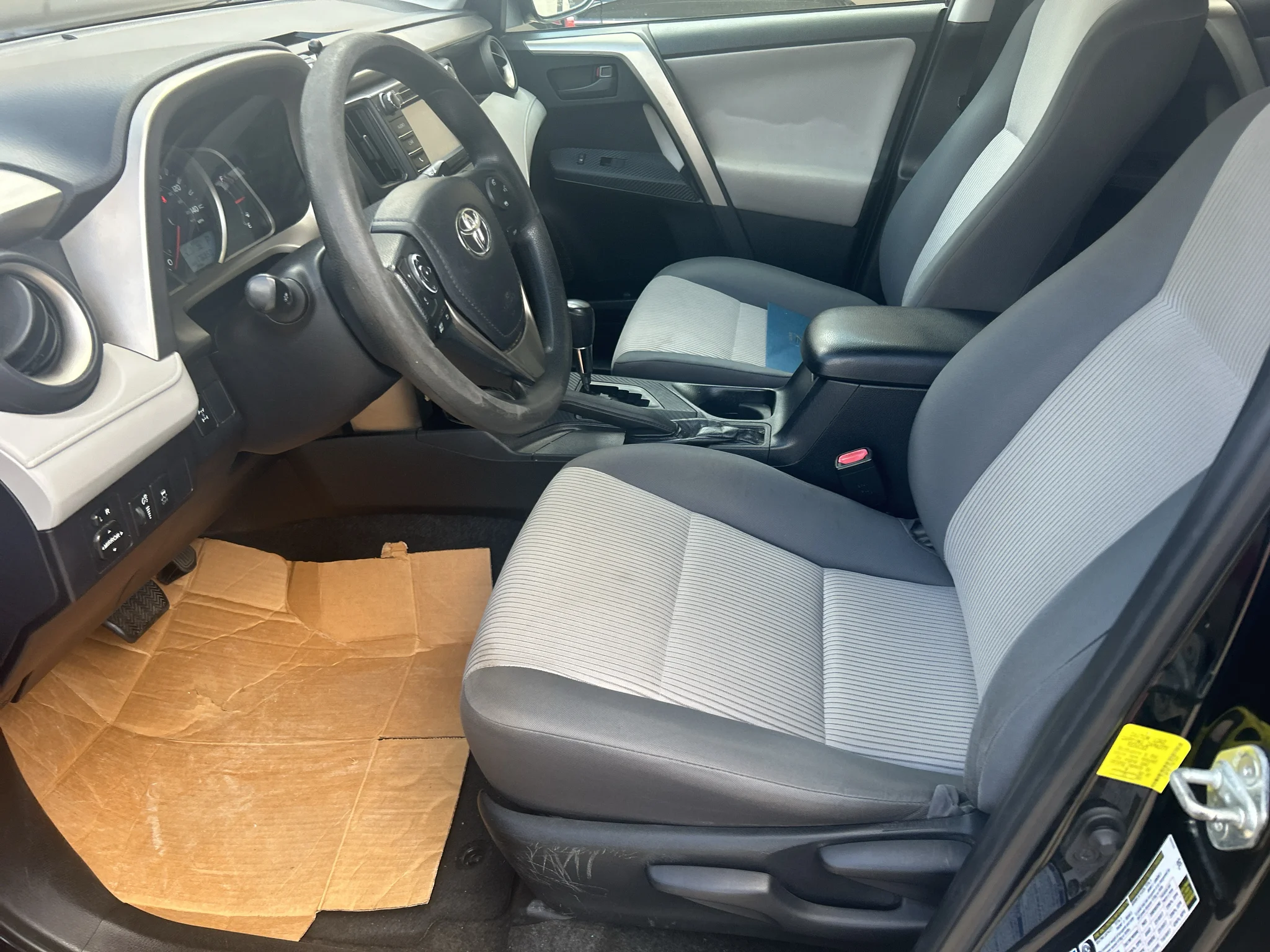 Used 2015 Black Toyota LE image 11
