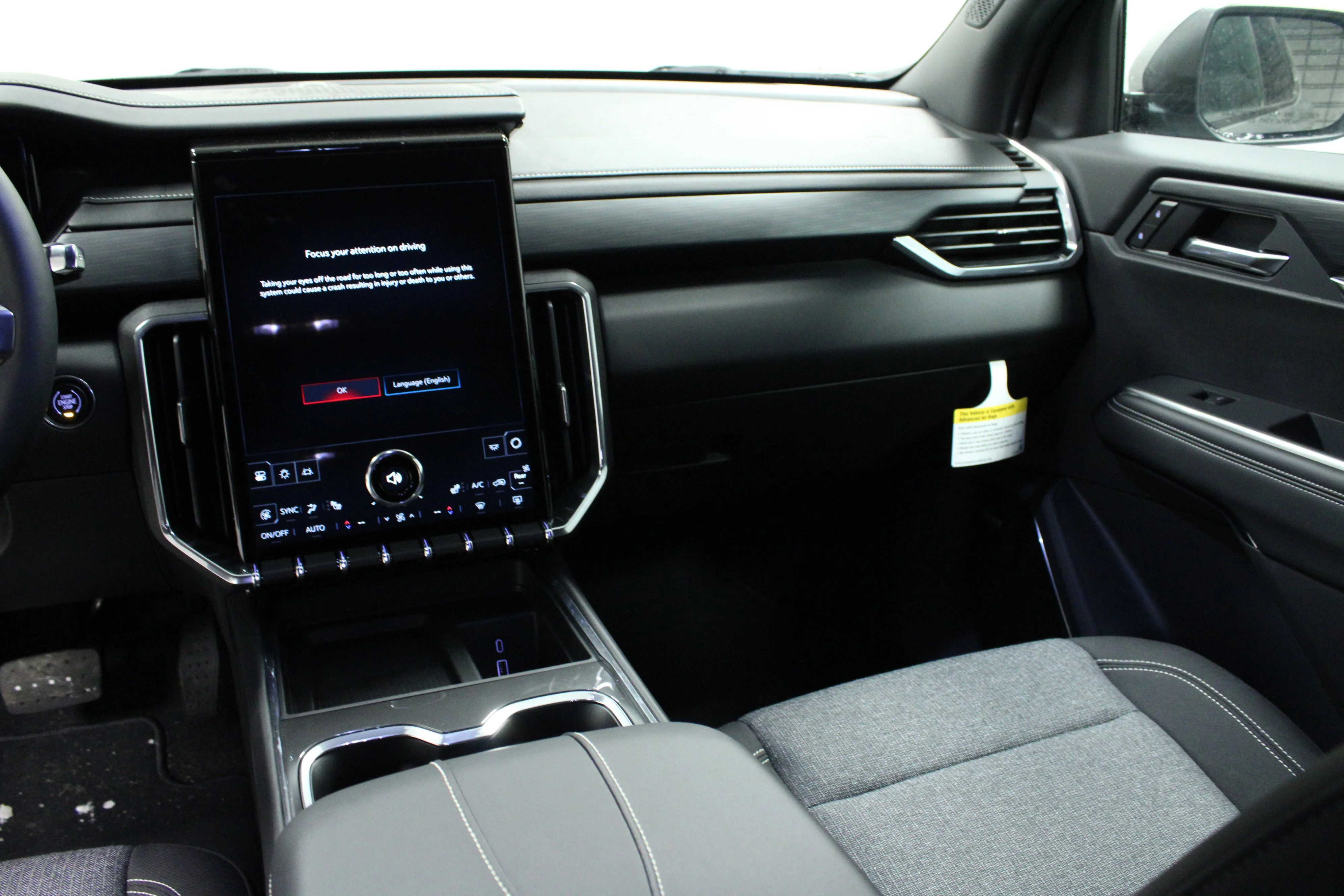 New 2025 Sterling Metallic GMC Elevation image 20