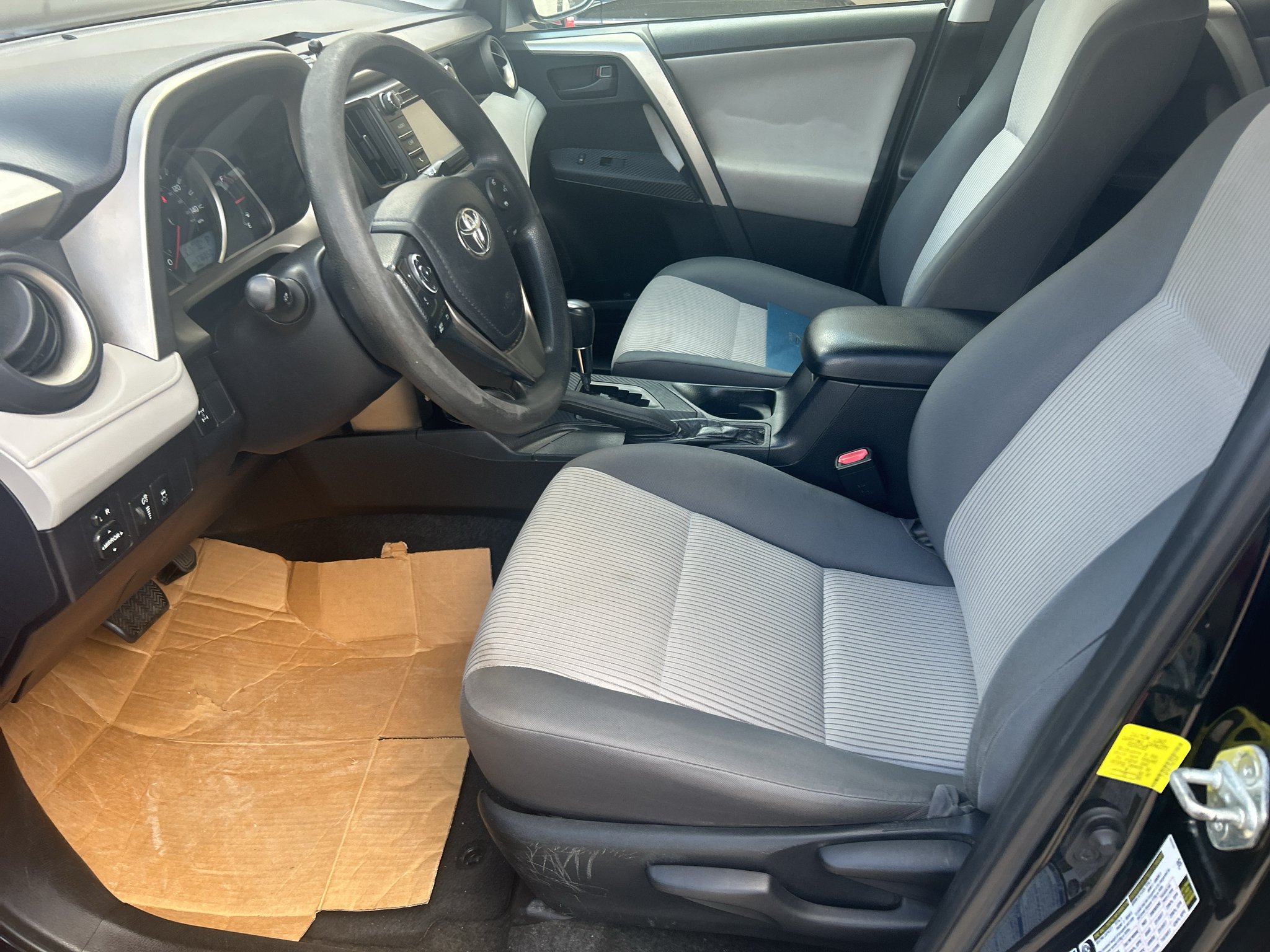 Used 2015 Black Toyota LE image 11