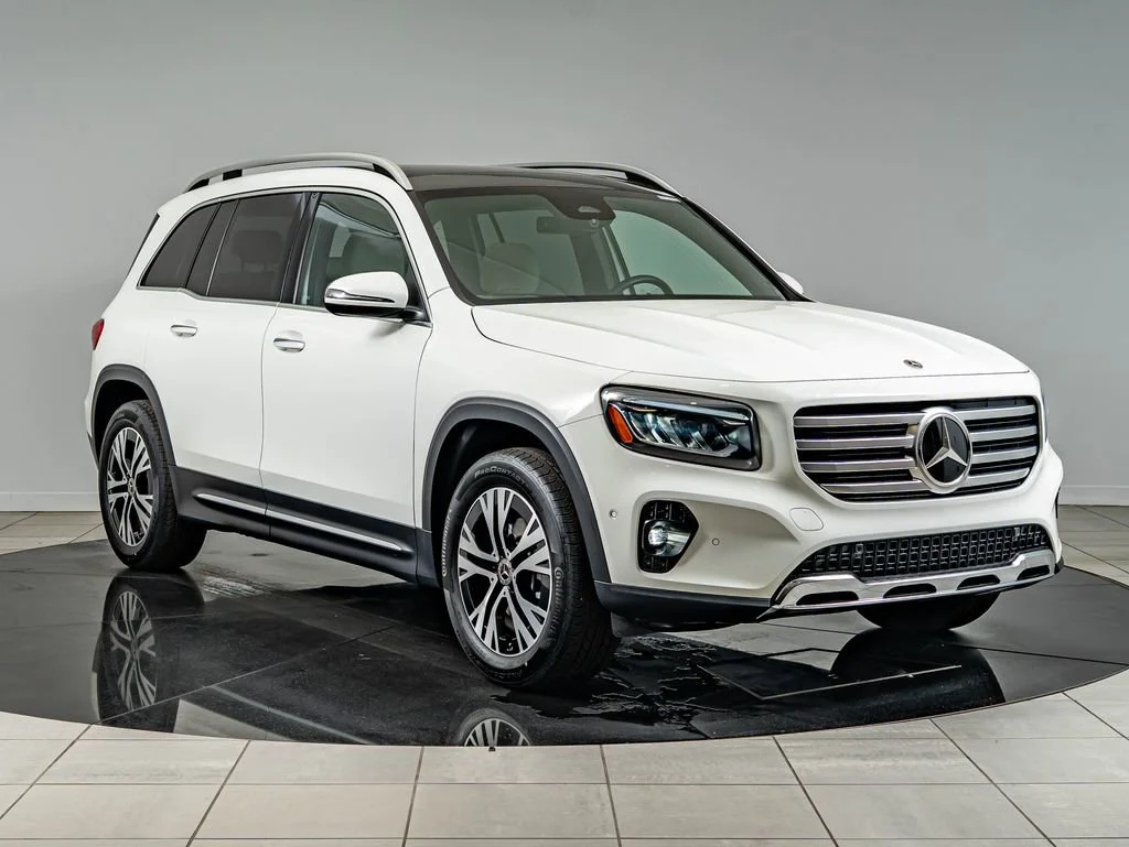 Used 2026 Polar White Mercedes-Benz GLB 250 image 3
