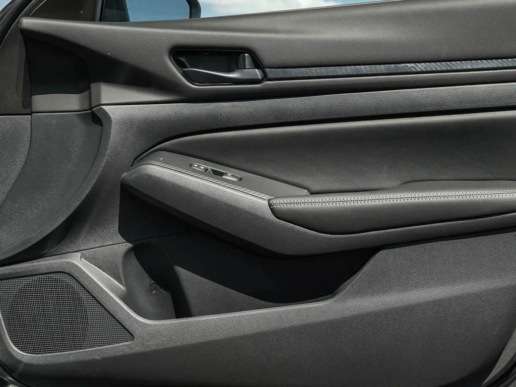 New 2026 Gun Metallic Nissan 2.5 SV image 8