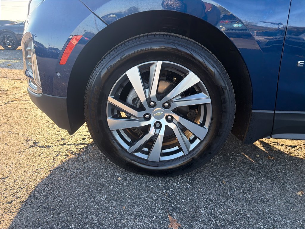 Used 2022 Blue Chevrolet Premier image 28