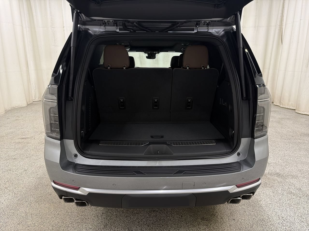 New 2026 Sterling Gray Metallic Chevrolet High Country image 17