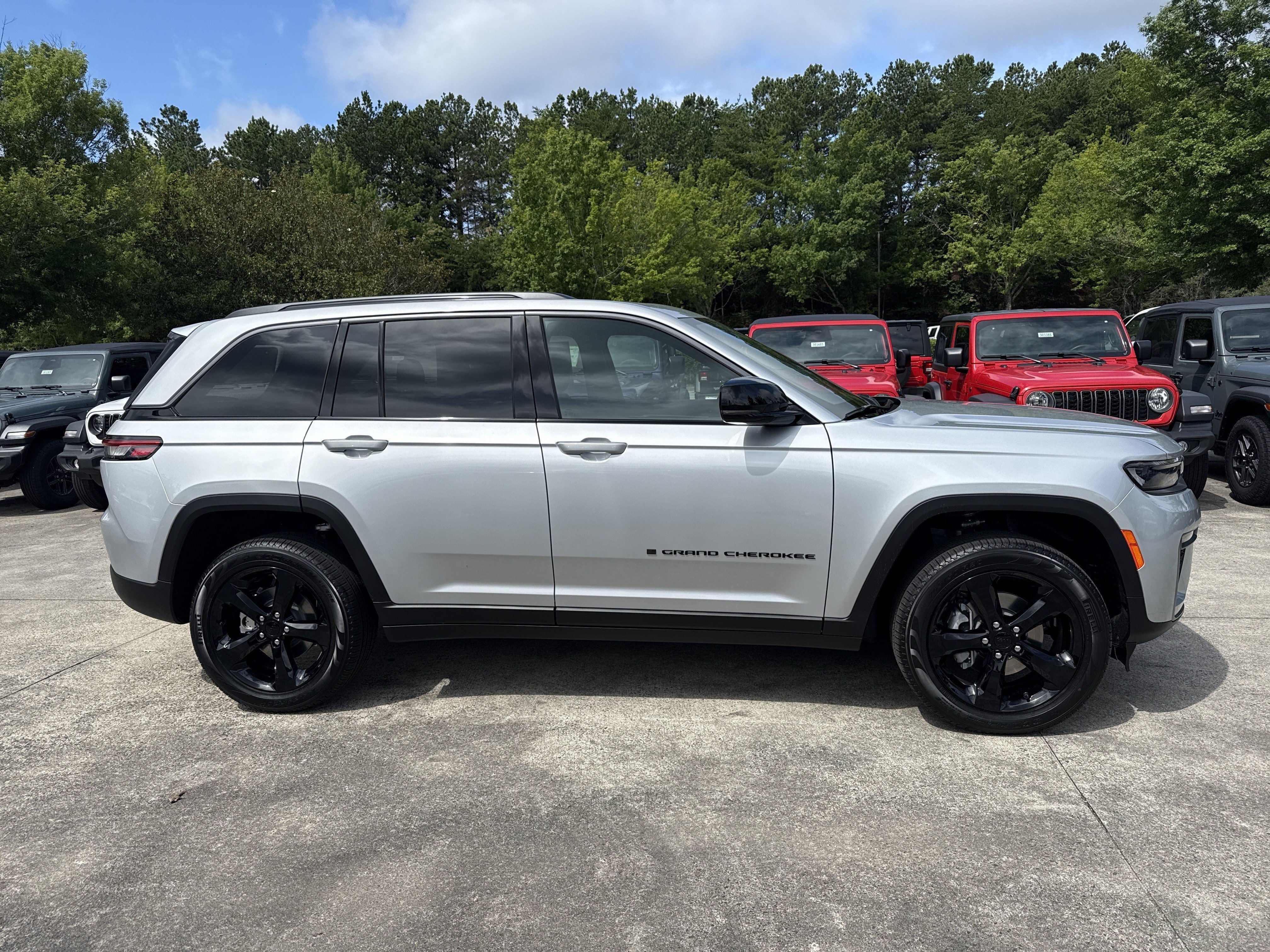 New 2026 Silver Zynith Jeep Limited image 8