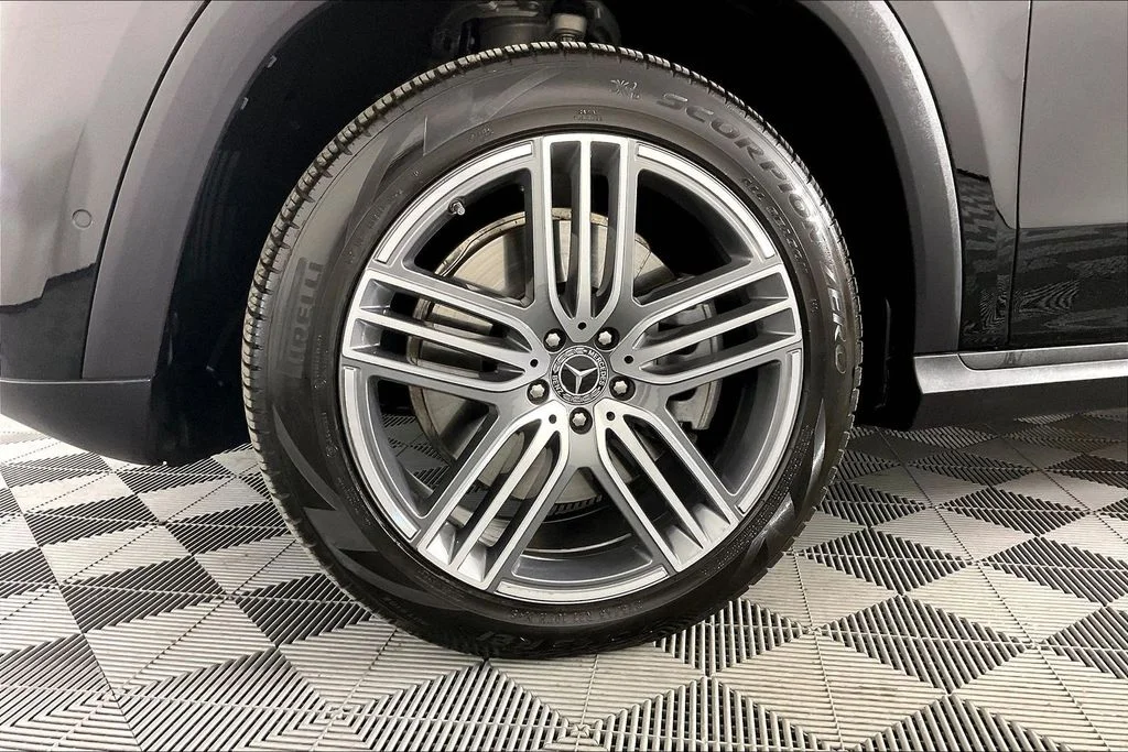 2026 Mercedes-Benz GLS Base - Photo 8