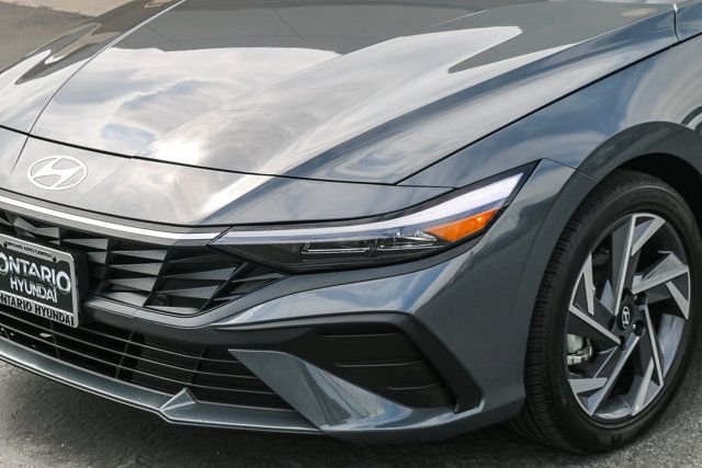 Certified Used 2025 Gray Hyundai SEL Sport image 6