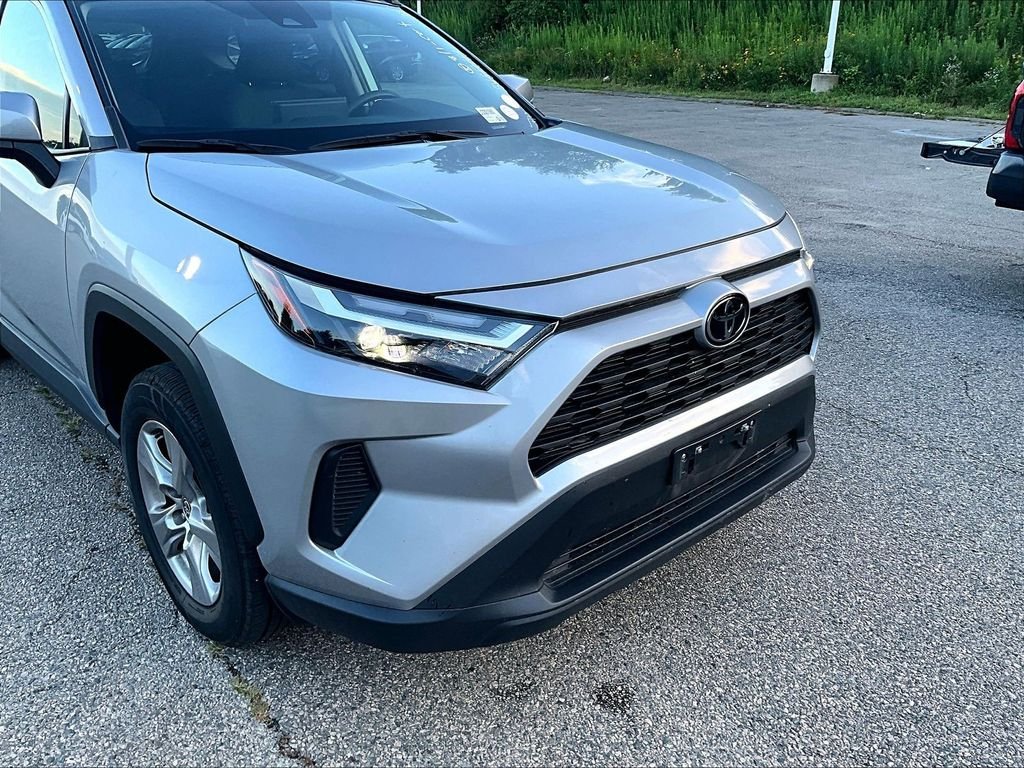 Used 2025 Silver Toyota XLE image 8