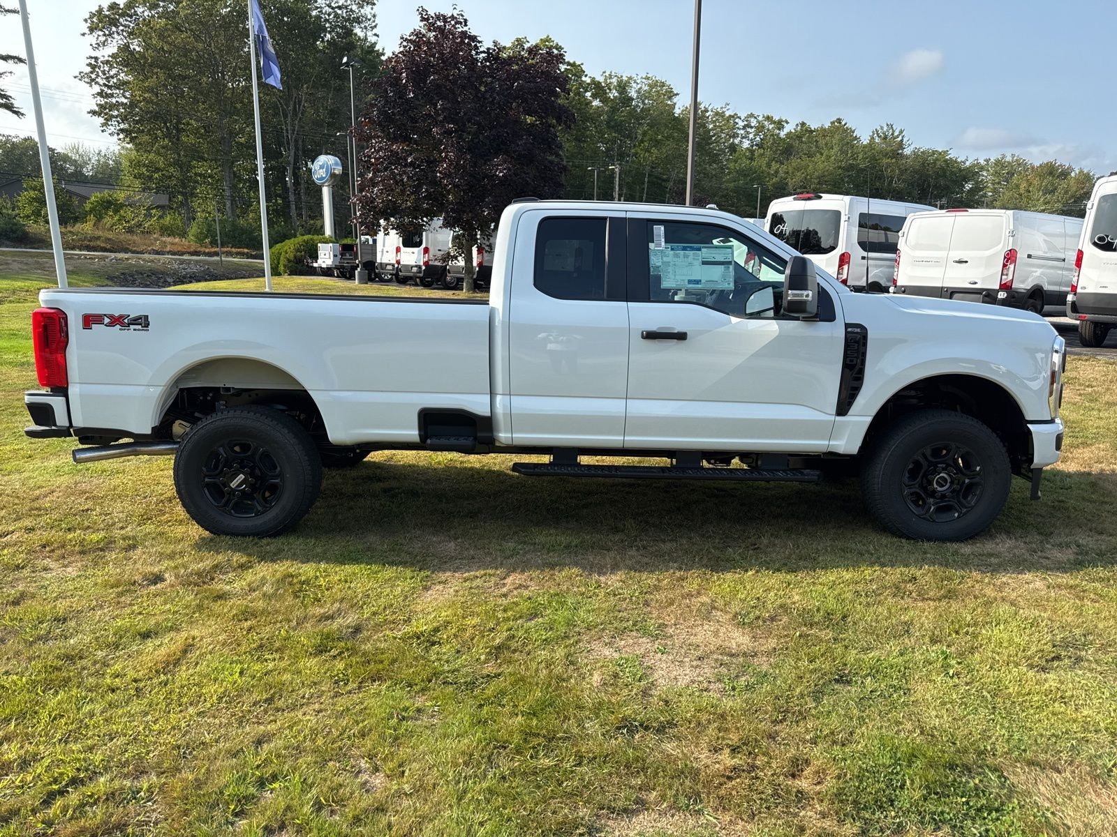 2026 Ford F-350 Super Duty XL - Photo 9