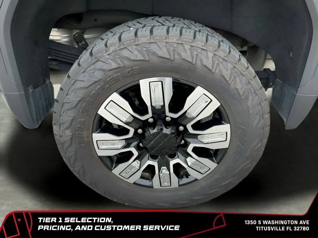 Used 2024 Onyx Black GMC Denali image 50