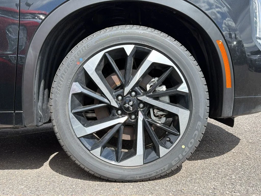 New 2025 Black Diamond Mitsubishi SEL image 26