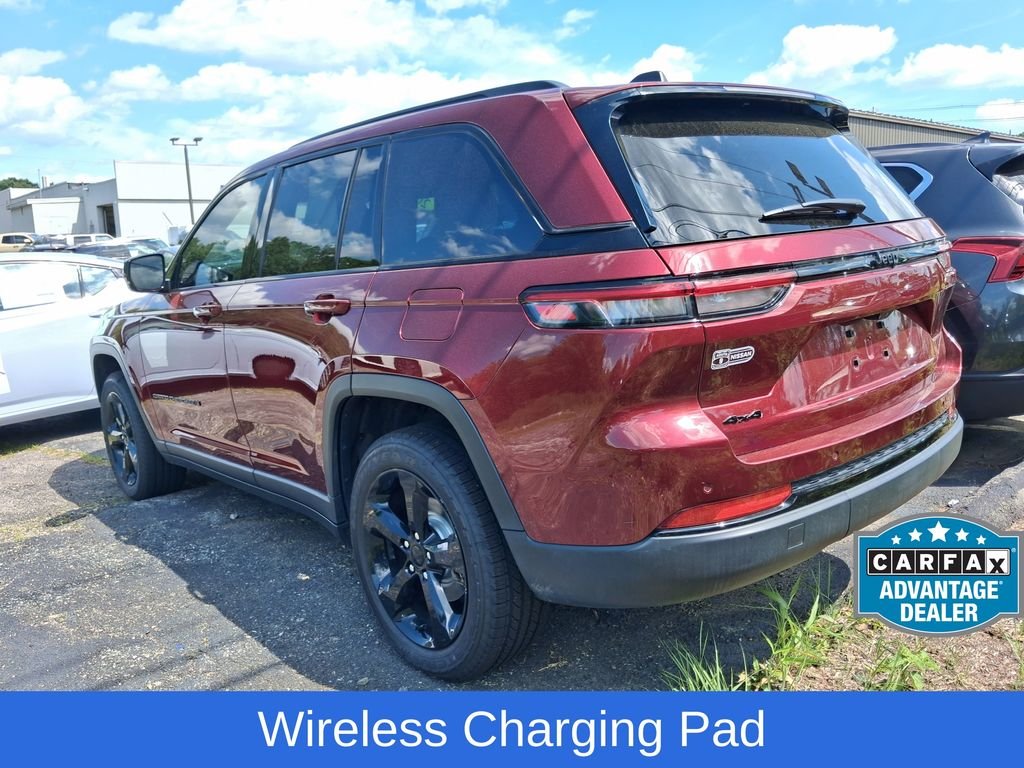 Used 2023 Red Jeep Altitude X image 7