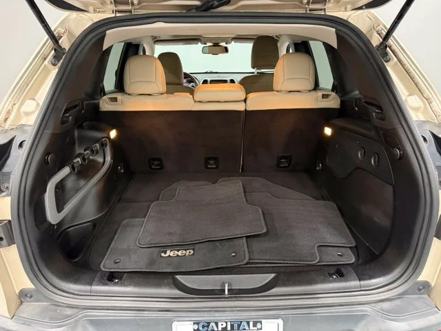 Used 2015 Beige Jeep Limited image 33