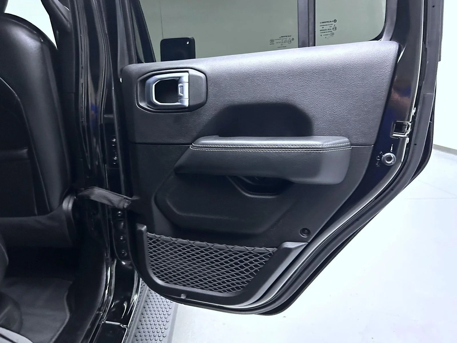 Used 2022 Black Jeep Unlimited Sahara 4xe image 17