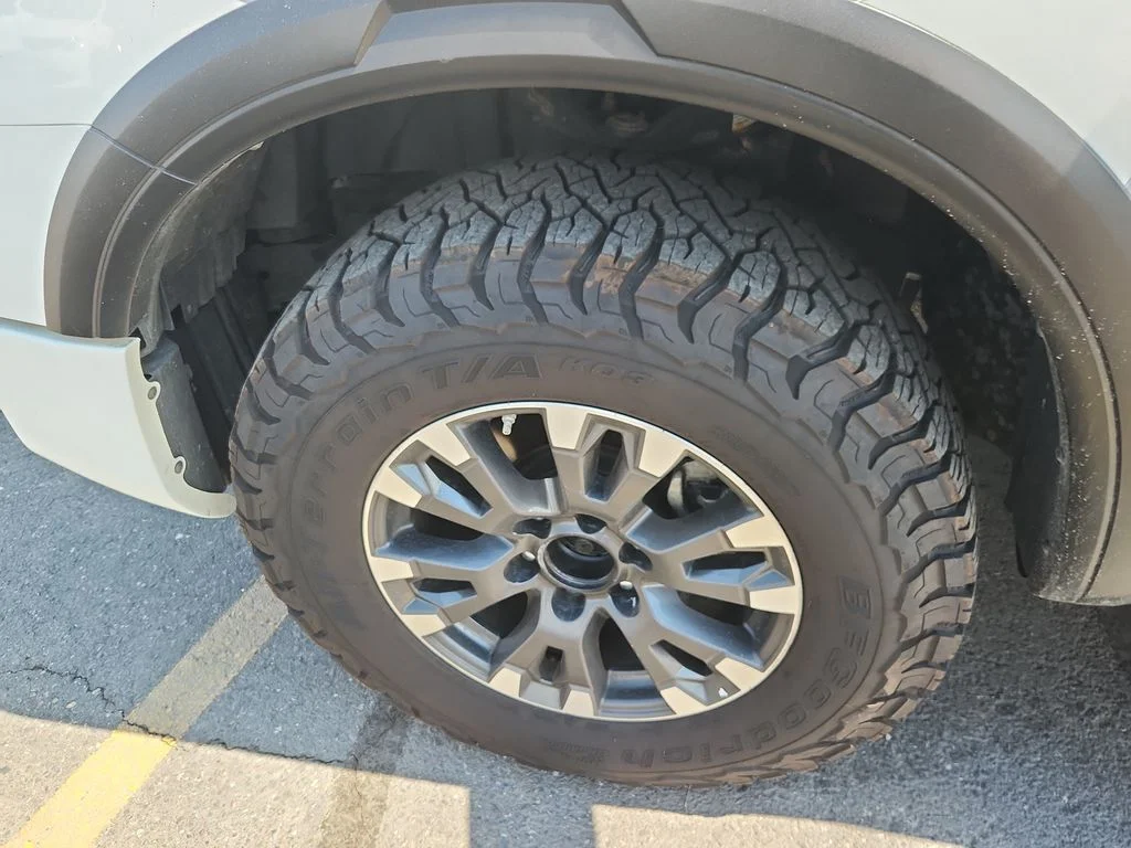 Used 2021 White Nissan PRO-4X image 18