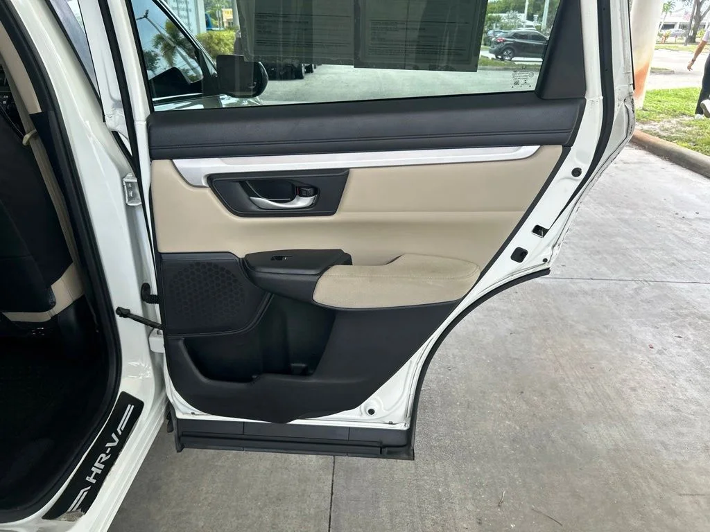 Used 2018 White Honda LX image 28