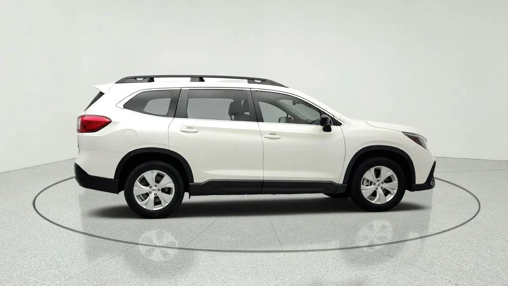 Used 2023 Crystal White Pearl Subaru 8-Seater image 4