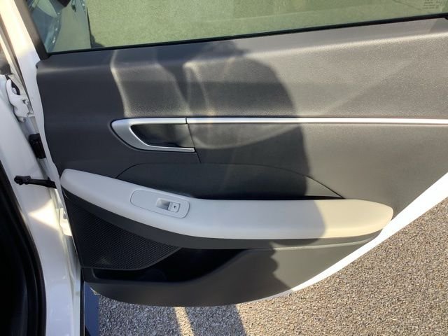 Certified Used 2025 White Hyundai SEL image 16