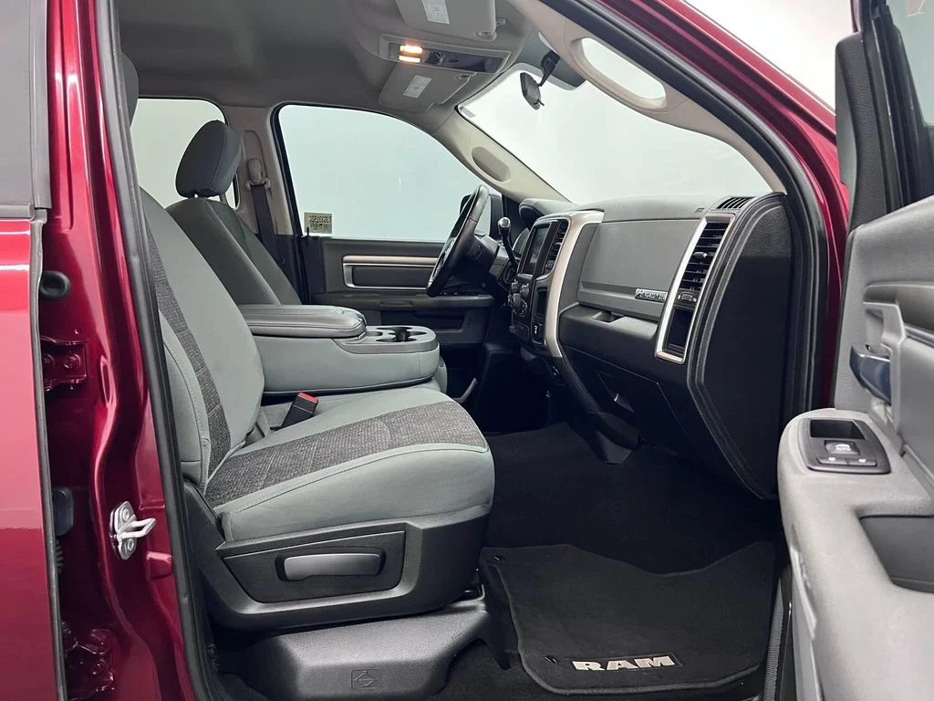 Used 2018 Delmonico Red Pearlcoat Ram Big Horn image 23