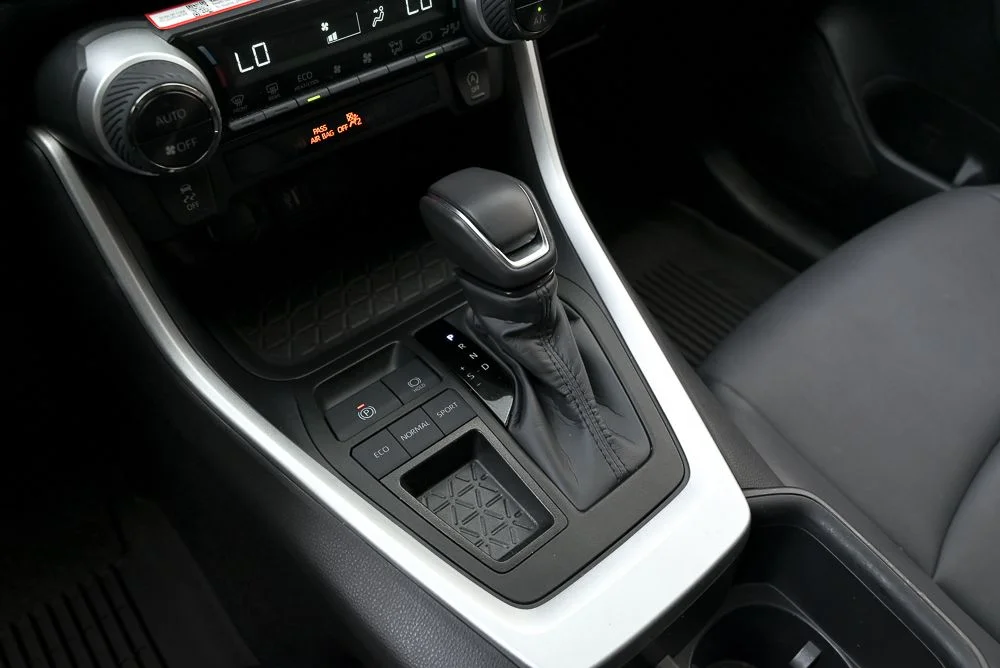 Used 2025 Silver Toyota XLE Premium image 24