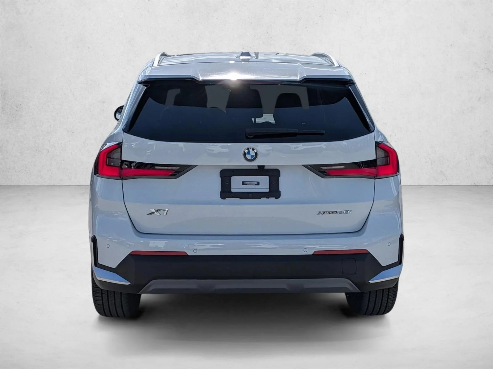 Used 2023 Alpine White BMW xDrive28i image 5