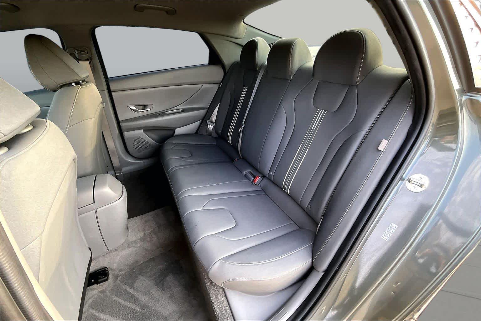 Used 2024 Amazon Gray Hyundai SEL image 21