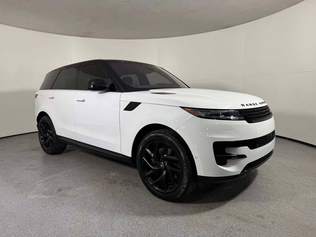 Used 2023 Fuji White Land Rover SE image 3