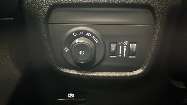 Used 2024 Silver Jeep Limited image 40