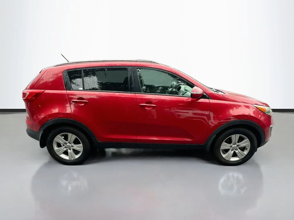 Used 2012 Red Kia LX image 4