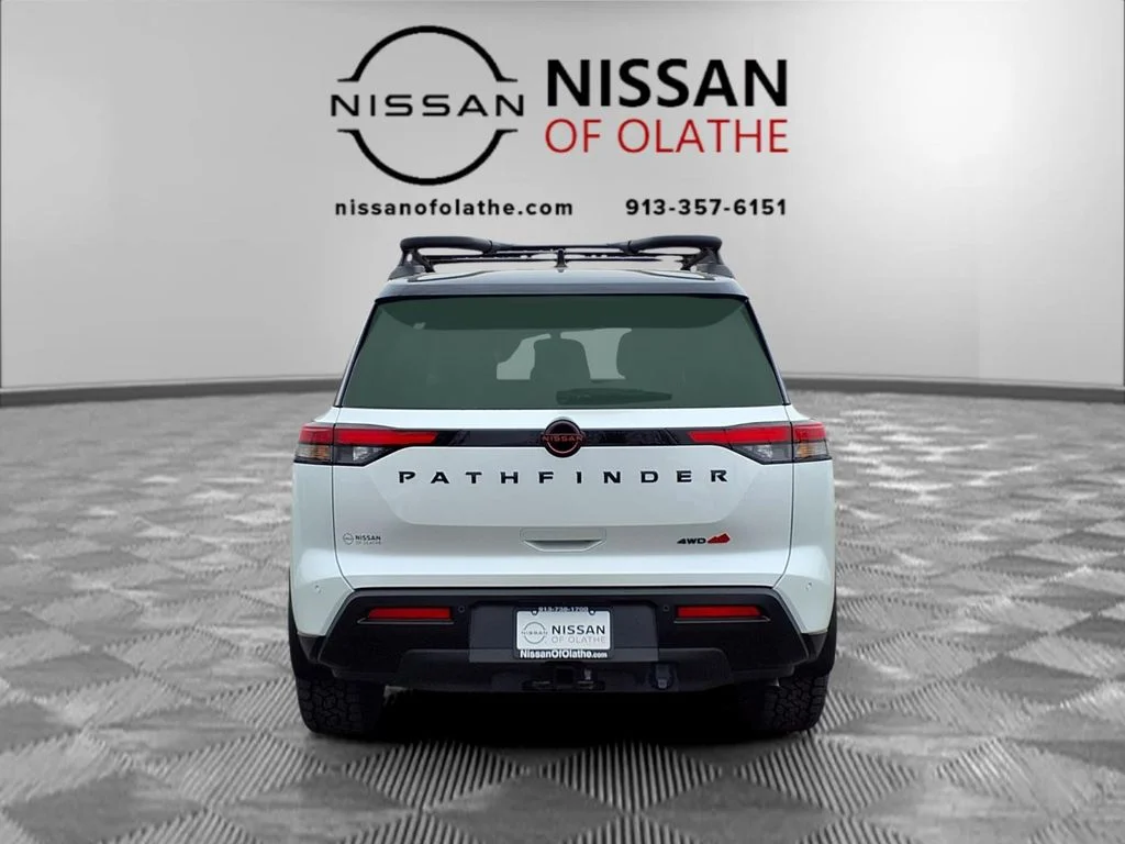 New 2026 Everest White Pearl TriCoat / Super Black Two-tone Nissan Rock Creek® image 30