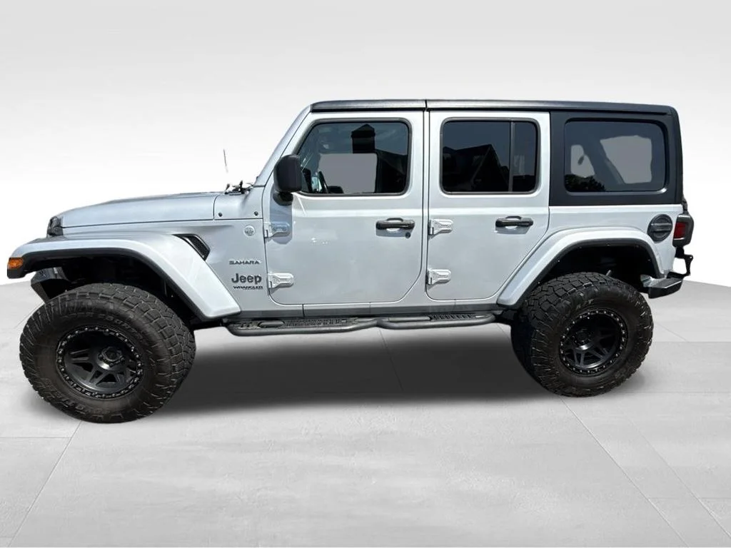 Used 2022 Silver Jeep Unlimited Sahara image 2