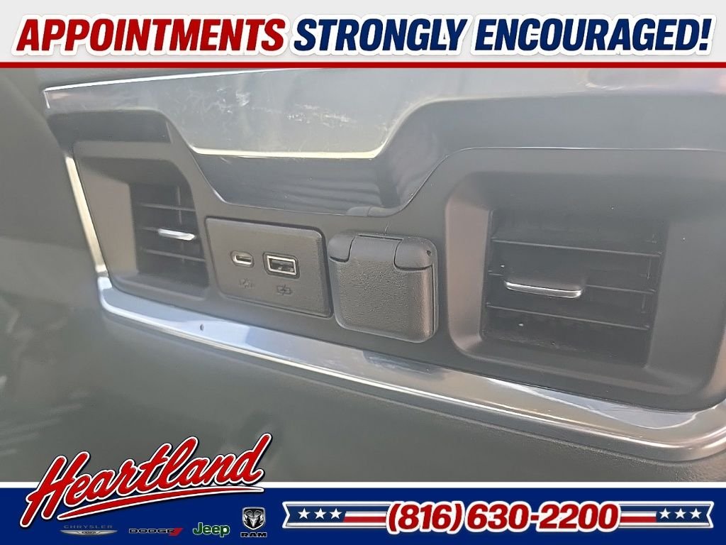 Used 2022 White Chevrolet LTZ image 91