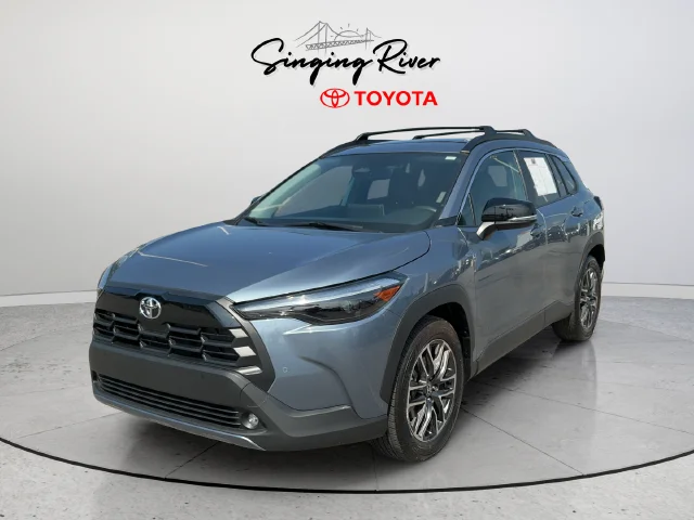 Used 2026  Toyota XLE image 3